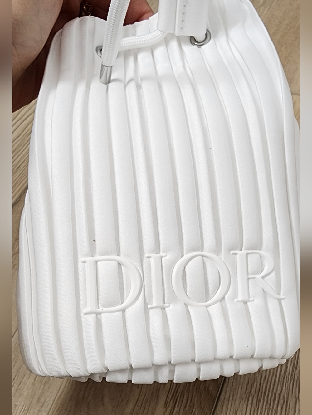 New Dior Makeup Pouch White Drawstring Bucket Bag In Box - Picture 6 of 8